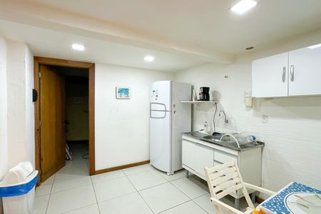 Casa à venda com 669m², 2 quartos e 3 vagas Casa à venda com 669m², 2 quartos e 3 vagasCozinha 02
