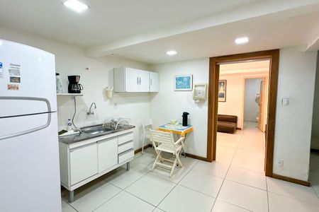 Casa à venda com 669m², 2 quartos e 3 vagas Casa à venda com 669m², 2 quartos e 3 vagasCozinha 02