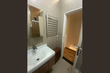 Casa à venda com 100m², 3 quartos e 1 vaga Casa à venda com 100m², 3 quartos e 1 vagaBanheiro 1