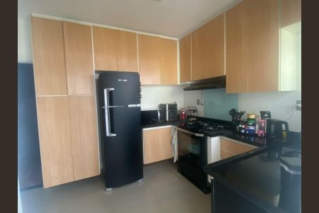 Casa à venda com 100m², 3 quartos e 1 vaga Casa à venda com 100m², 3 quartos e 1 vagaCozinha