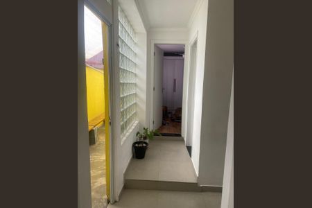 Casa à venda com 100m², 3 quartos e 1 vaga Casa à venda com 100m², 3 quartos e 1 vagaCorredor