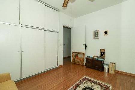 Casa à venda com 180m², 3 quartos e 3 vagas Casa à venda com 180m², 3 quartos e 3 vagasQuarto 2