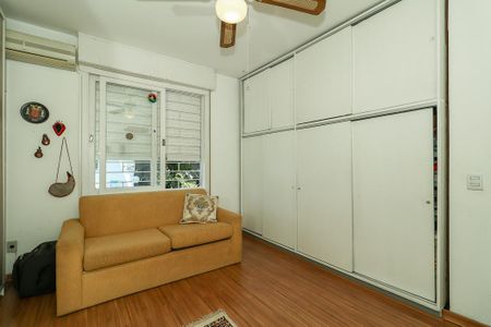 Casa à venda com 180m², 3 quartos e 3 vagas Casa à venda com 180m², 3 quartos e 3 vagasQuarto 2