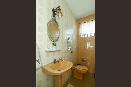 Casa à venda com 180m², 3 quartos e 3 vagas Casa à venda com 180m², 3 quartos e 3 vagasLavabo