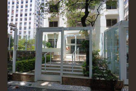 Apartamento à venda com 300m², 4 quartos e 5 vagas Apartamento à venda com 300m², 4 quartos e 5 vagasFachada