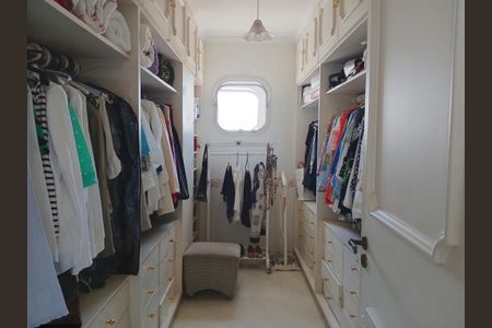 Apartamento à venda com 300m², 4 quartos e 5 vagas Apartamento à venda com 300m², 4 quartos e 5 vagasQuarto 4