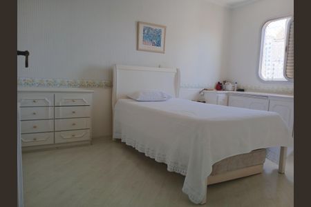 Apartamento à venda com 300m², 4 quartos e 5 vagas Apartamento à venda com 300m², 4 quartos e 5 vagasQuarto 2