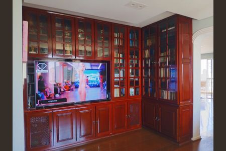 Apartamento à venda com 300m², 4 quartos e 5 vagas Apartamento à venda com 300m², 4 quartos e 5 vagasSala