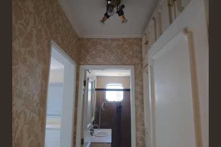 Apartamento à venda com 300m², 4 quartos e 5 vagas Apartamento à venda com 300m², 4 quartos e 5 vagasCorredor