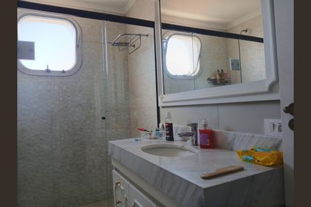 Apartamento à venda com 300m², 4 quartos e 5 vagas Apartamento à venda com 300m², 4 quartos e 5 vagasBanheiro do Quarto 2