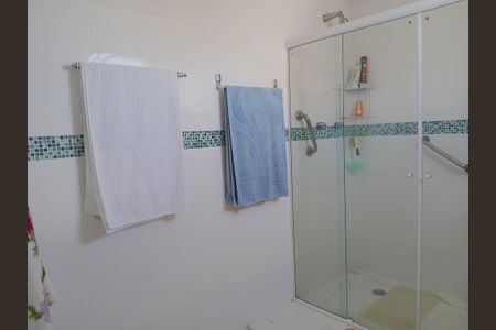 Apartamento à venda com 300m², 4 quartos e 5 vagas Apartamento à venda com 300m², 4 quartos e 5 vagasBanheiro do Quarto 4