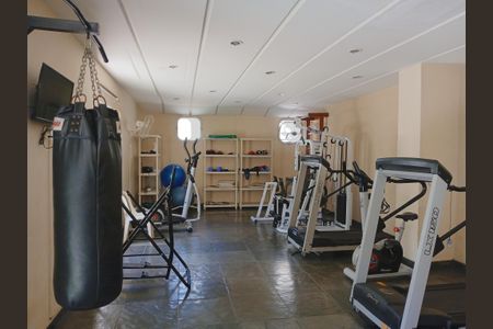 Apartamento à venda com 300m², 4 quartos e 5 vagas Apartamento à venda com 300m², 4 quartos e 5 vagasÁrea comum