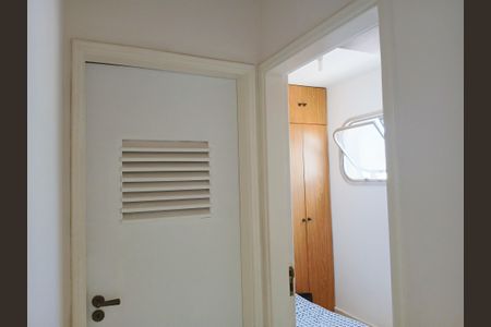 Apartamento à venda com 300m², 4 quartos e 5 vagas Apartamento à venda com 300m², 4 quartos e 5 vagasQuarto de Serviço