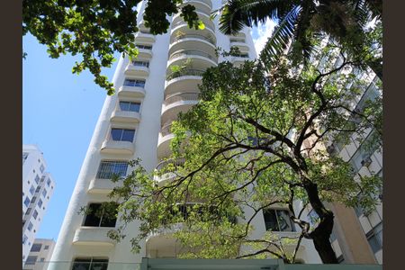 Apartamento à venda com 300m², 4 quartos e 5 vagas Apartamento à venda com 300m², 4 quartos e 5 vagasFachada