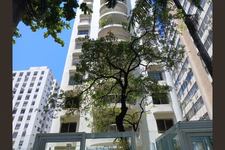 Apartamento à venda com 300m², 4 quartos e 5 vagas Apartamento à venda com 300m², 4 quartos e 5 vagasFachada