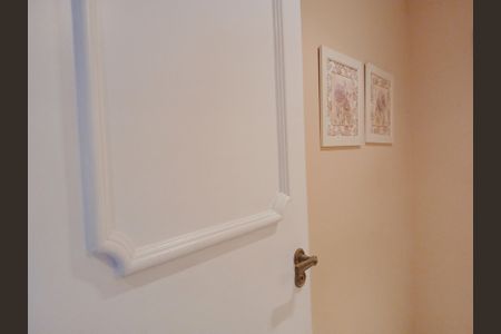 Apartamento à venda com 300m², 4 quartos e 5 vagas Apartamento à venda com 300m², 4 quartos e 5 vagasLavabo