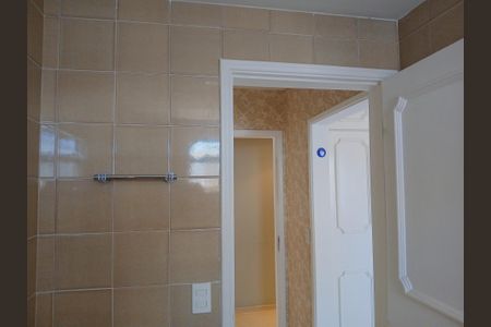 Apartamento à venda com 300m², 4 quartos e 5 vagas Apartamento à venda com 300m², 4 quartos e 5 vagasBanheiro do Quarto 1