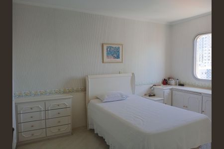 Apartamento à venda com 300m², 4 quartos e 5 vagas Apartamento à venda com 300m², 4 quartos e 5 vagasQuarto 2