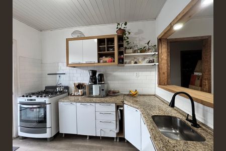 Casa à venda com 180m², 2 quartos e 2 vagas Casa à venda com 180m², 2 quartos e 2 vagasCozinha