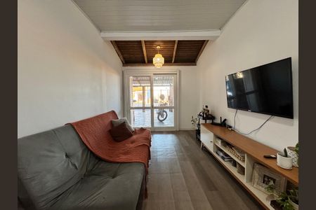 Casa à venda com 180m², 2 quartos e 2 vagas Casa à venda com 180m², 2 quartos e 2 vagasSala