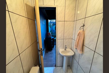 Casa à venda com 180m², 2 quartos e 2 vagas Casa à venda com 180m², 2 quartos e 2 vagasÁrea Gourmet - Banheiro