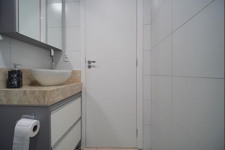 Apartamento à venda com 58m², 2 quartos e 1 vaga Apartamento à venda com 58m², 2 quartos e 1 vagaBanheiro