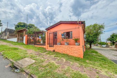 Casa à venda com 300m², 3 quartos e 6 vagas Casa à venda com 300m², 3 quartos e 6 vagasFachada