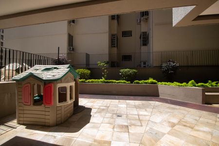 Apartamento à venda com 86m², 2 quartos e 2 vagas Apartamento à venda com 86m², 2 quartos e 2 vagasÁrea comum - Playground