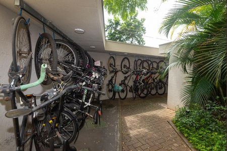 Apartamento à venda com 32m², 1 quarto e sem vaga Apartamento à venda com 32m², 1 quarto e sem vagaÁrea Comum - Bicicletário