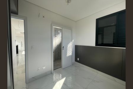 Apartamento à venda com 140m², 4 quartos e 2 vagasQuarto 2