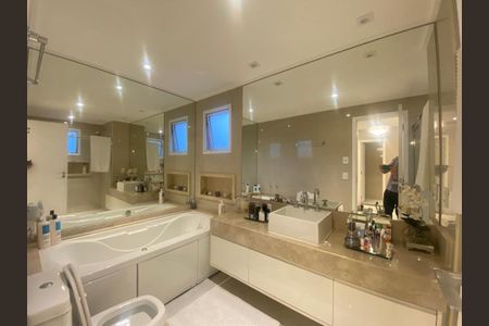 Apartamento à venda com 274m², 4 quartos e 5 vagas