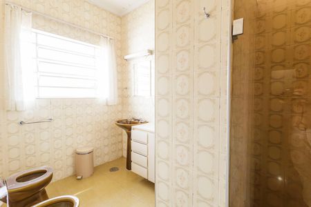 Casa à venda com 405m², 4 quartos e 7 vagas Casa à venda com 405m², 4 quartos e 7 vagasBanheiro 2