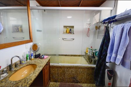 Apartamento à venda com 400m², 6 quartos e 2 vagasBanheiro da Suíte