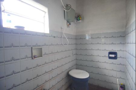 Casa à venda com 380m², 2 quartos e 2 vagas Casa à venda com 380m², 2 quartos e 2 vagasBanheiro