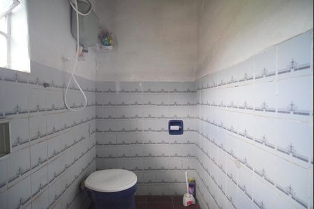 Casa à venda com 380m², 2 quartos e 2 vagas Casa à venda com 380m², 2 quartos e 2 vagasBanheiro