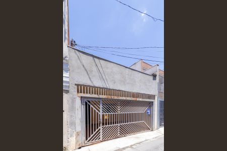 Casa à venda com 210m², 3 quartos e 2 vagas Casa à venda com 210m², 3 quartos e 2 vagasFachada