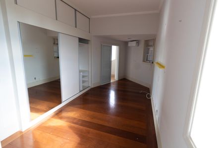 Casa de condomínio à venda com 750m², 4 quartos e 4 vagas Casa de condomínio à venda com 750m², 4 quartos e 4 vagasSUITE 3