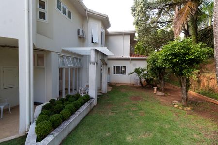 Casa de condomínio à venda com 750m², 4 quartos e 4 vagas Casa de condomínio à venda com 750m², 4 quartos e 4 vagasÁREA EXTERNAA