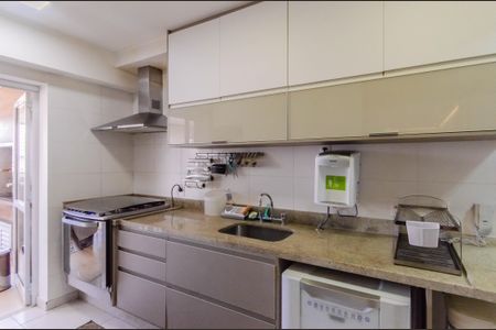 Apartamento à venda com 149m², 4 quartos e 2 vagas Apartamento à venda com 149m², 4 quartos e 2 vagasCozinha