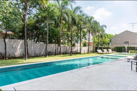Apartamento à venda com 149m², 4 quartos e 2 vagas Apartamento à venda com 149m², 4 quartos e 2 vagasÁrea comum - Piscina