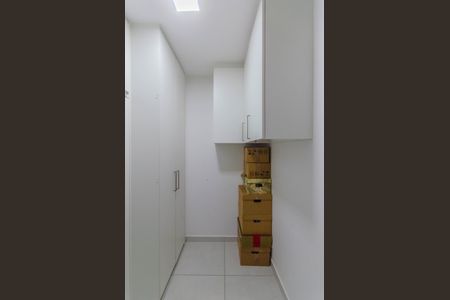 Apartamento à venda com 149m², 4 quartos e 2 vagas Apartamento à venda com 149m², 4 quartos e 2 vagasQuarto de Serviço