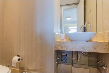 Apartamento à venda com 149m², 4 quartos e 2 vagas Apartamento à venda com 149m², 4 quartos e 2 vagasLavabo