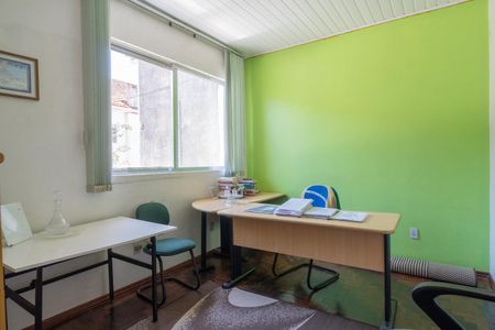 Casa à venda com 200m², 4 quartos e sem vaga Casa à venda com 200m², 4 quartos e sem vagaQuarto 4