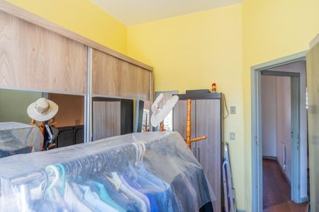 Casa à venda com 200m², 4 quartos e sem vaga Casa à venda com 200m², 4 quartos e sem vagaQuarto 2