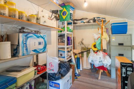 Casa à venda com 200m², 4 quartos e sem vaga Casa à venda com 200m², 4 quartos e sem vagaDepósito