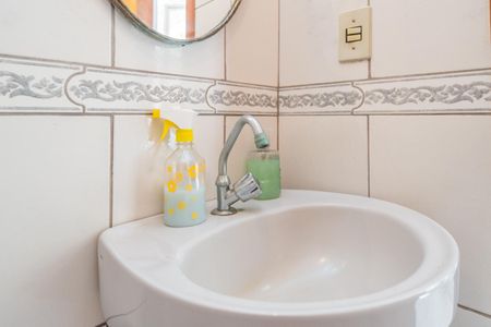 Casa à venda com 200m², 4 quartos e sem vaga Casa à venda com 200m², 4 quartos e sem vagaBanheiro 2