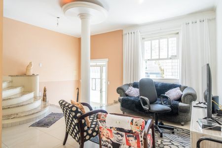 Casa à venda com 200m², 4 quartos e sem vaga Casa à venda com 200m², 4 quartos e sem vagaSala