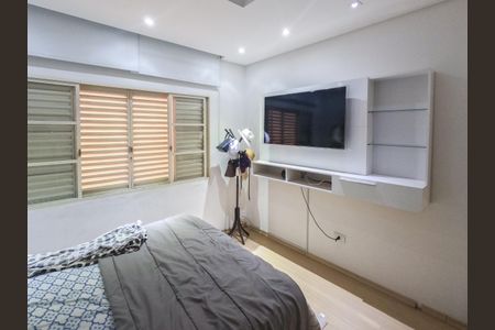 Casa à venda com 200m², 3 quartos e 3 vagas Casa à venda com 200m², 3 quartos e 3 vagasQuarto 1