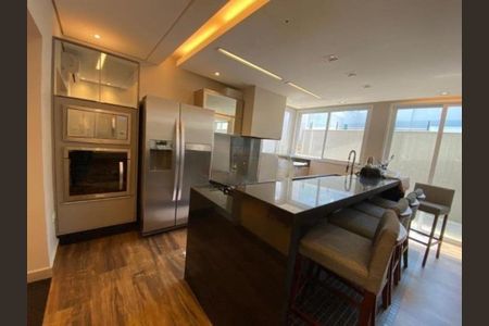Casa de condomínio à venda com 292m², 4 quartos e 3 vagas Casa de condomínio à venda com 292m², 4 quartos e 3 vagasFoto 02