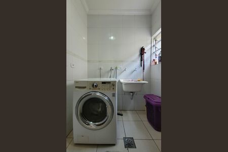 Casa à venda com 157m², 3 quartos e 4 vagasLavanderia